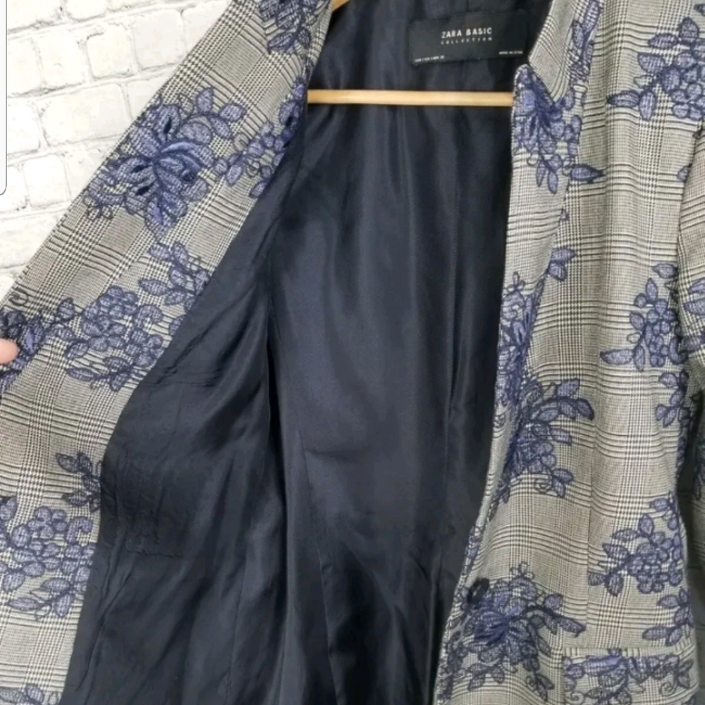 Zara Gray and Blue Floral Blazer - Picture 5 of 11